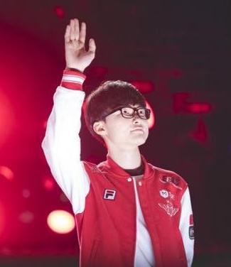 新势力不断涌现！ T1 的第二队替补中单 Guti 替换了 Smash ，并战胜了 Hanwha Life Esports ；
