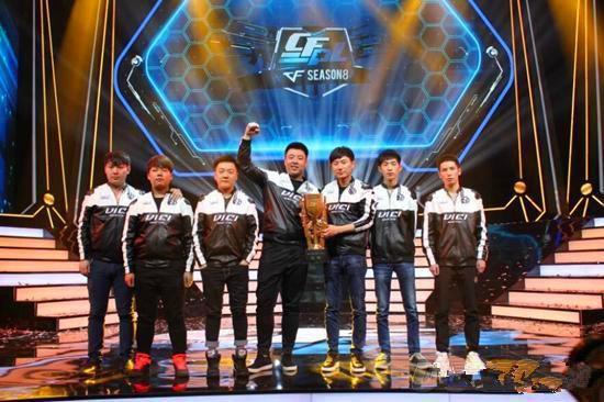 Royal Never Give Up 击败了 Oh My God ， Bilibili Gaming 以 2：1 战胜了 Weibo Gaming ，在 LPL 第二分区 2025