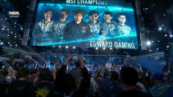 电竞比分二十年的等待，天禄终为CNCS再夺世界冠军！