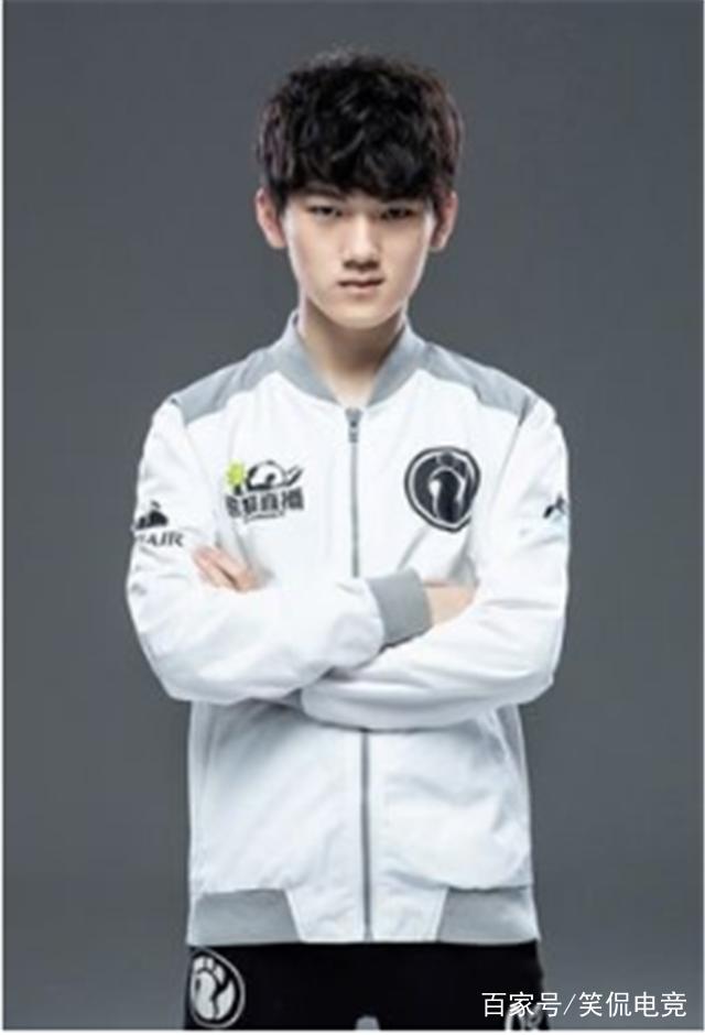 LNG Esports 正式宣布 GALA 离开了团队，成为自由球员：这次告别是祝福与期待