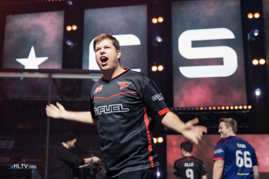 【战报】重庆QGhappy战胜杭州LGD大鹅，挺进败者组第二轮，向前一步，誓要一穿到底！